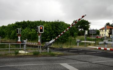 SAFER LC (level crossing) - Integrating and optimising road-rail infrastructure 
