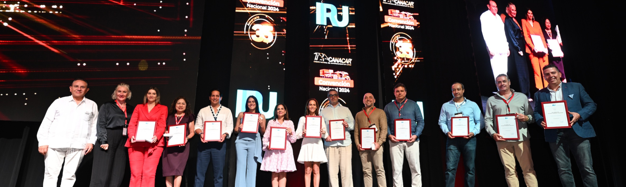 IRU member CANACAR’s national convention saw nearly 1,000 people gather in Cancun, Mexico. A highlight was the IRU North American Transportation Forum event on nearshoring trends in the region and the upcoming revision of the United States-Mexico-Canada trade agreement. 